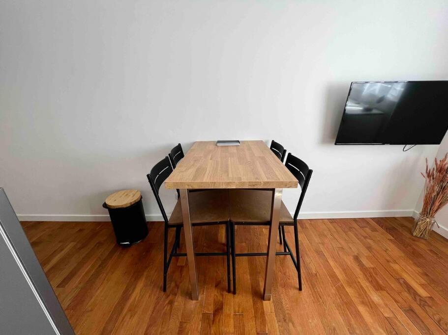 Appartement Climatise / Centre-Ville / 4 Personnes Besançon Kültér fotó